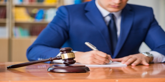 How You Can Shun Away Legal Troubles By Hiring A Professional Litigation Attorney